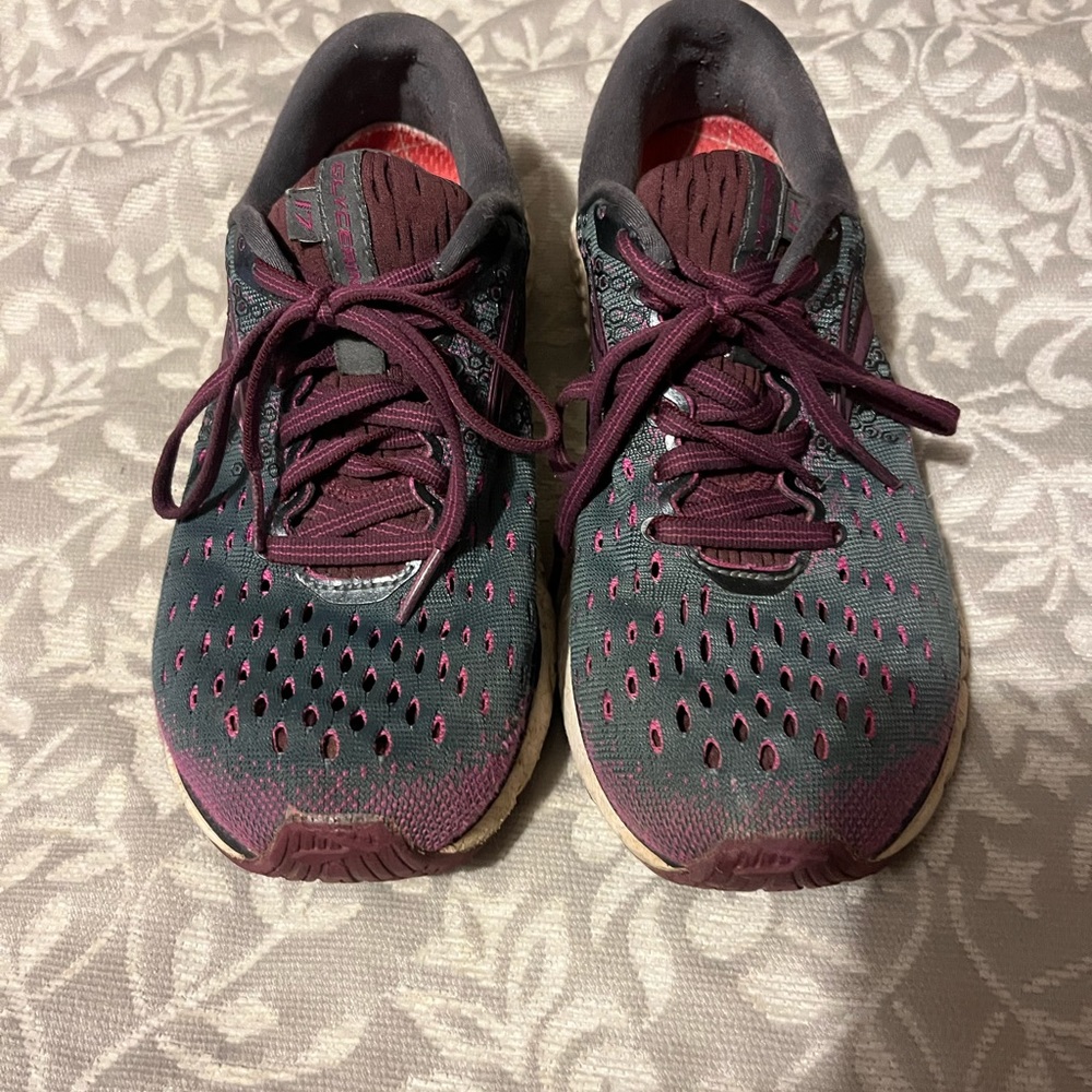 Brooks Tennis Shoe